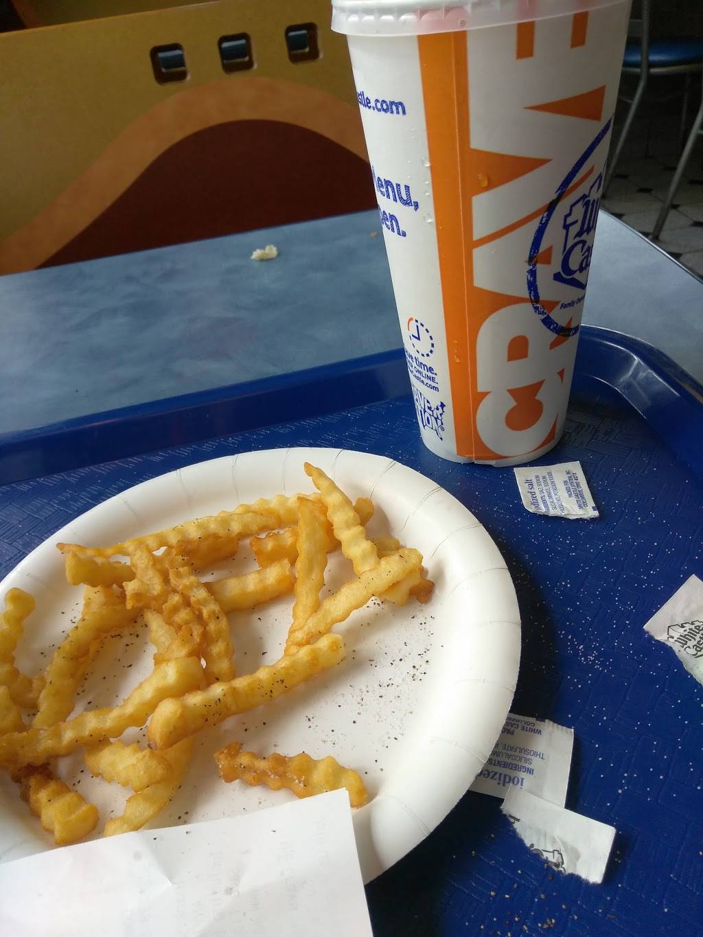 White Castle | restaurant | 7200 Cedar Springs Blvd, Louisville, KY 40291, USA | 5022395563 OR +1 502-239-5563