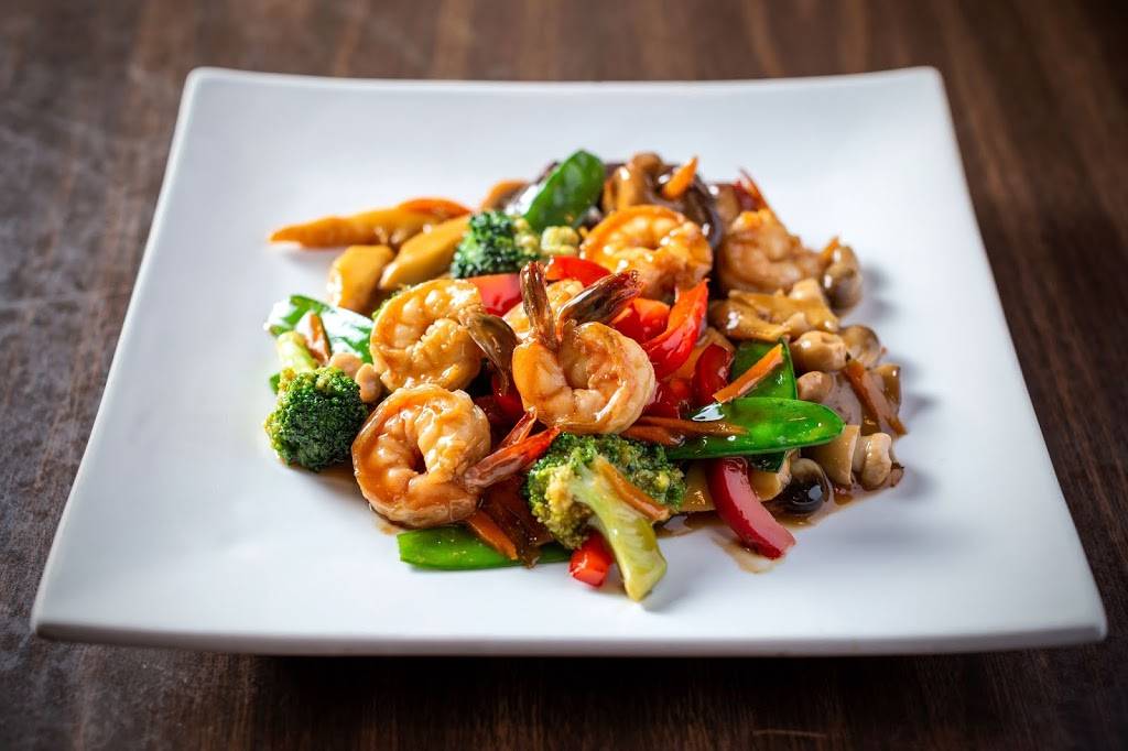 Royal Thai Restaurant | restaurant | 2209 W Montrose Ave, Chicago, IL 60618, USA | 7735090007 OR +1 773-509-0007