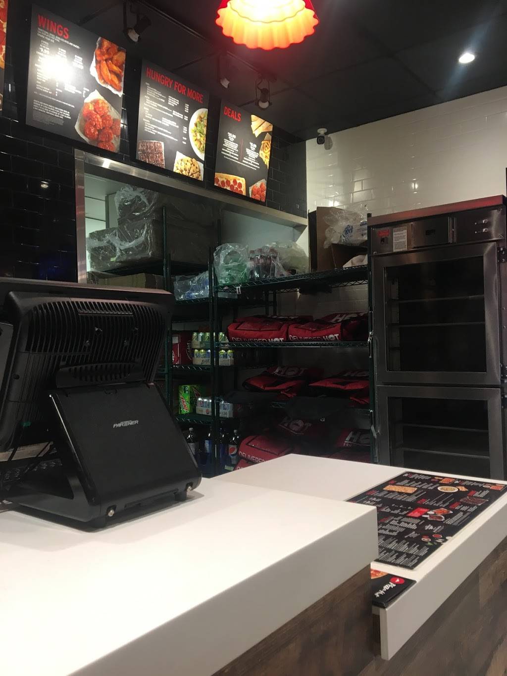 Pizza Hut | restaurant | 695 Plains Rd E, Burlington, ON L7T 2E8, Canada | 9056373443 OR +1 905-637-3443