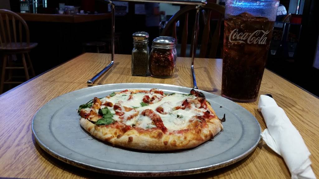 Speedys Pizza | restaurant | 285 W Main St, Sylva, NC 28779, USA | 8285863800 OR +1 828-586-3800