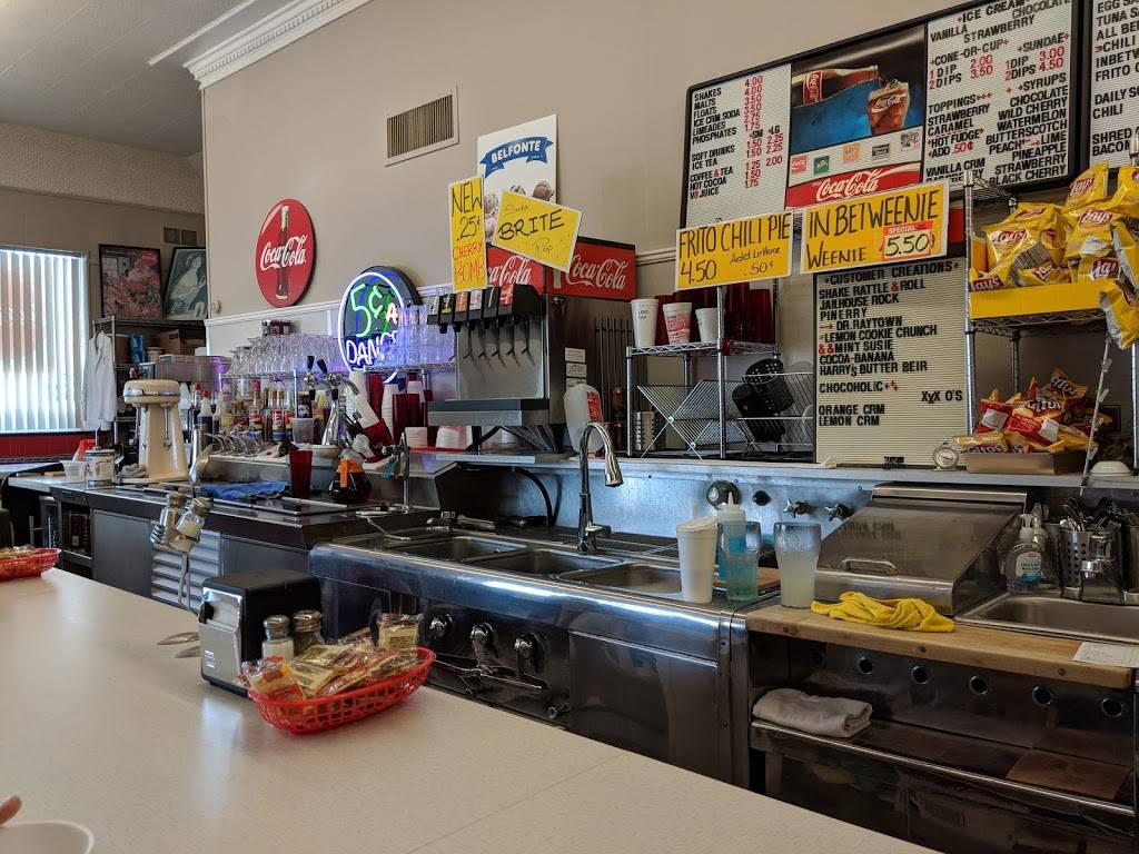 Foxs Drugstore Soda Fountain | restaurant | 10004 E 63rd St, Raytown, MO 64133, USA | 8163531602 OR +1 816-353-1602