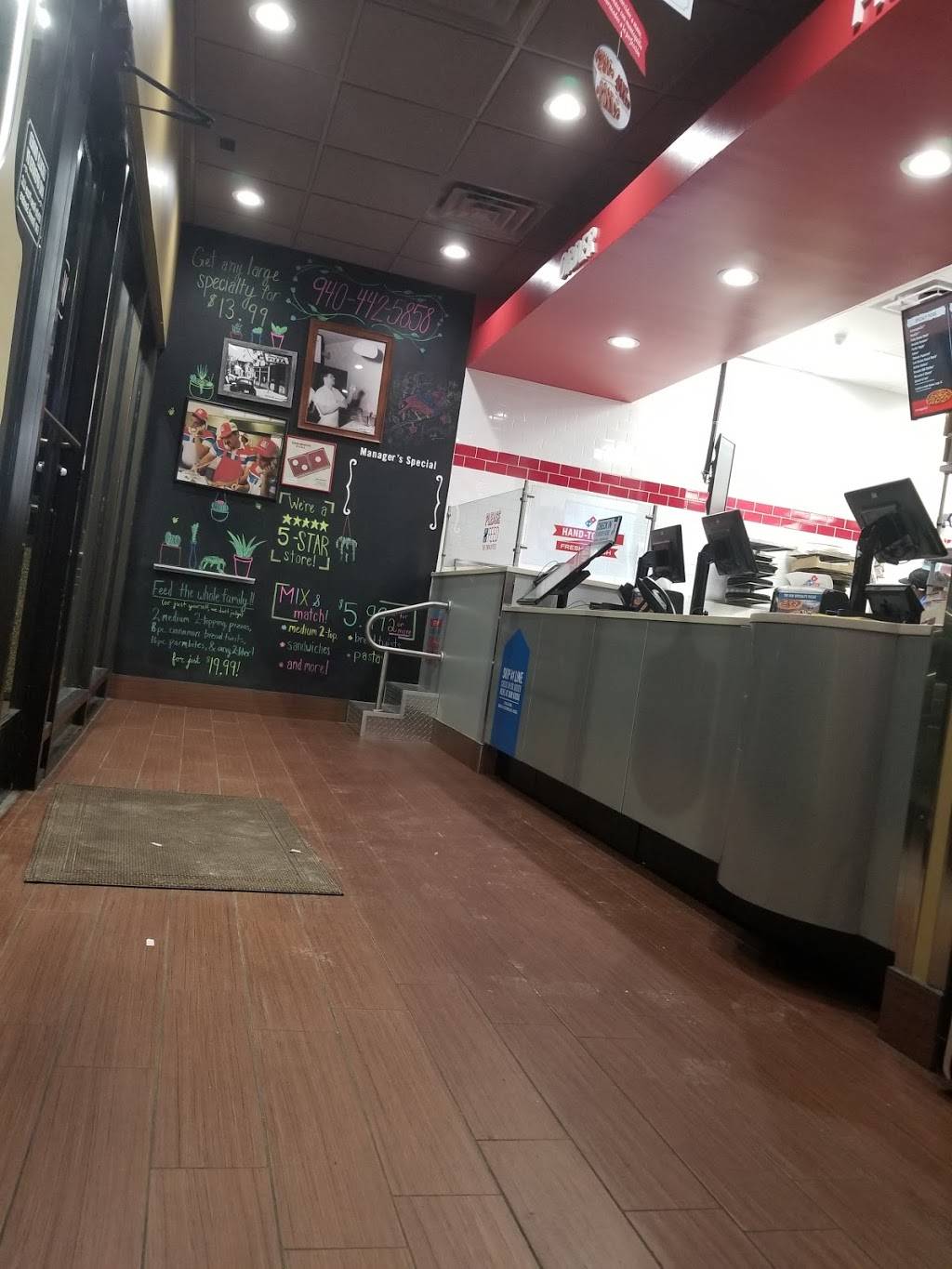 Dominos Pizza | meal delivery | 1610 Teasley Ln, Denton, TX 76205, USA | 9404425858 OR +1 940-442-5858