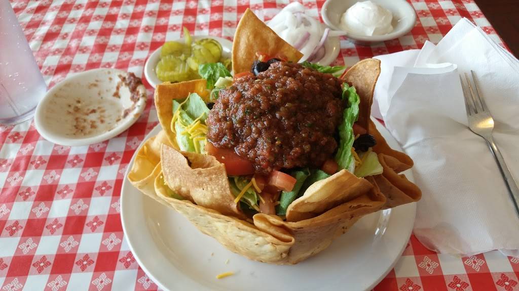 Cousins Bar-B-Q | restaurant | Woodmont North, 6262 McCart Ave, Fort Worth, TX 76133, USA | 8173462511 OR +1 817-346-2511