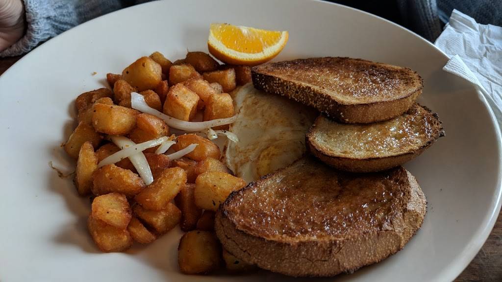 Royals Restaurant | restaurant | 6152 Perth St, Richmond, ON K0A 2Z0, Canada | 6138382222 OR +1 613-838-2222