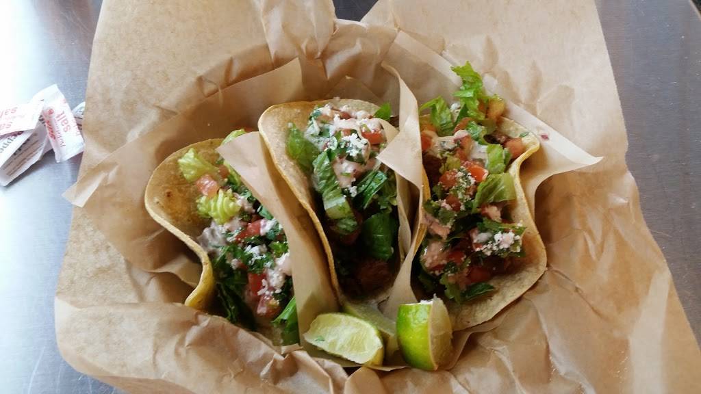 QDOBA Mexican Eats | restaurant | 202 W Lake Mary Blvd, Sanford, FL 32773, USA | 4073303039 OR +1 407-330-3039