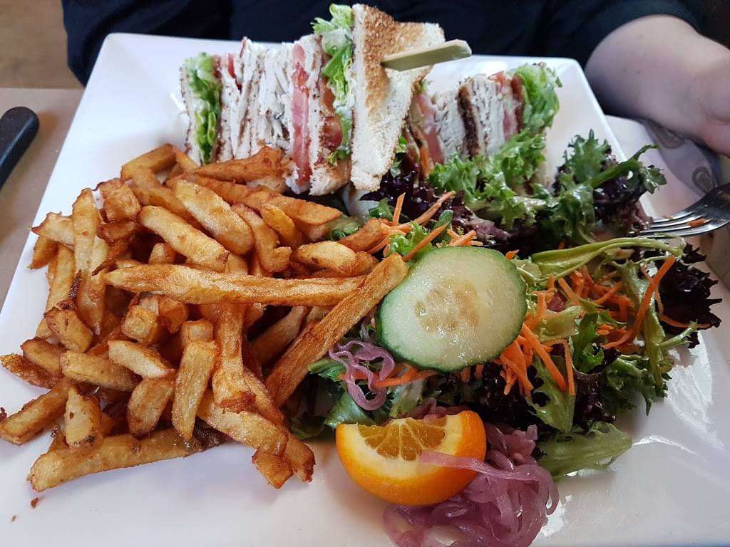 Le Bistro | restaurant | 570 Rue Notre Dame, Montebello, QC J0V 1L0, Canada | 8194236900 OR +1 819-423-6900