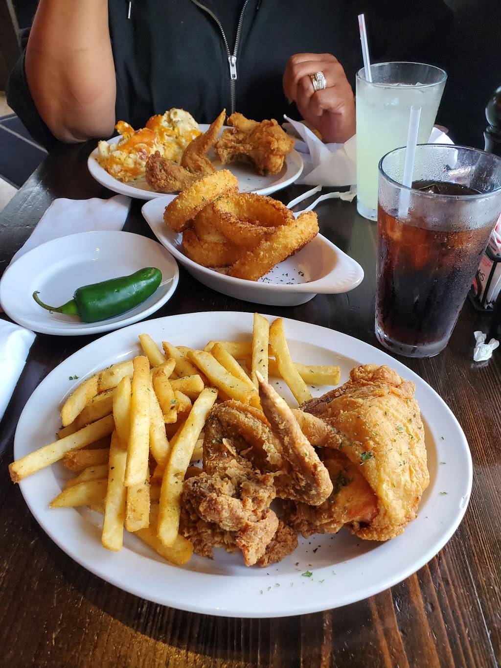 Morrows | restaurant | 2438 St Claude Ave, New Orleans, LA 70117, USA | 5048271519 OR +1 504-827-1519