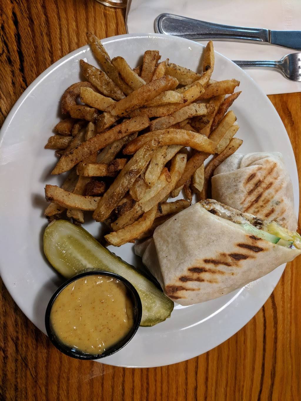 Ashburnham Ale House | restaurant | 128 Hunter St E, Peterborough, ON K9H 1G6, Canada | 7058740333 OR +1 705-874-0333