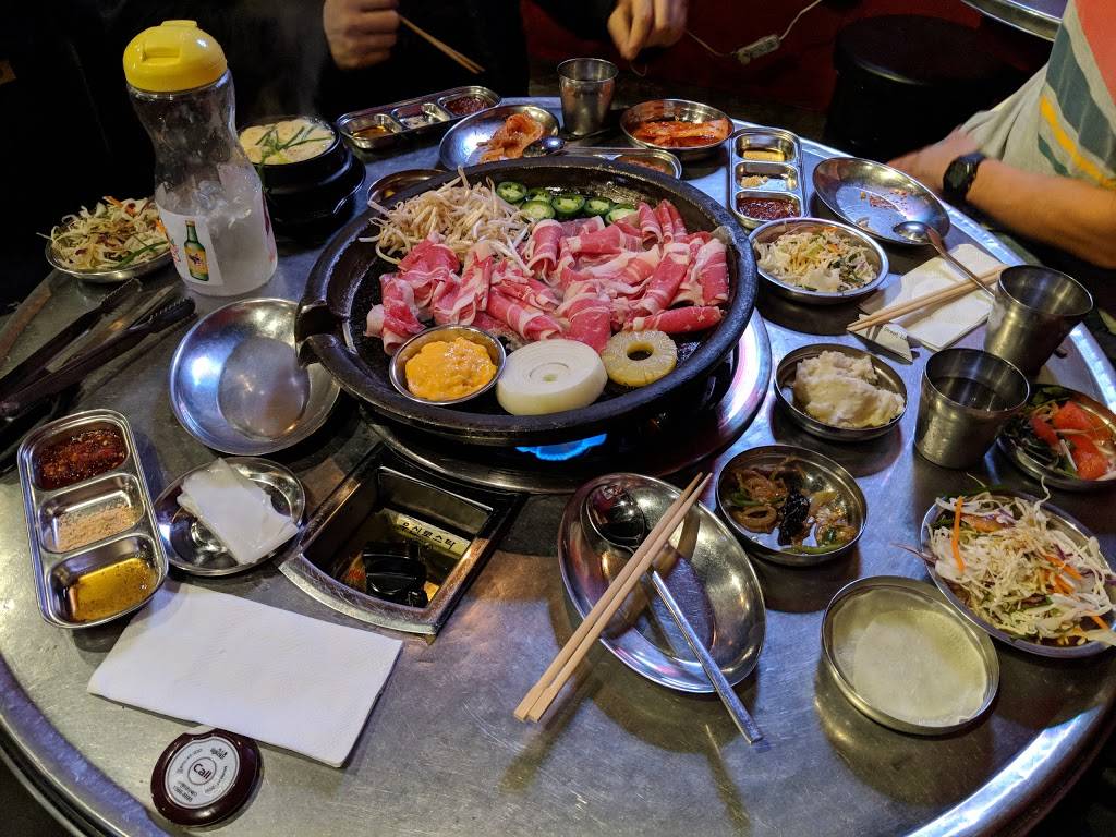 Red Pig | restaurant | 3101 W 8th St, Los Angeles, CA 90005, USA | 2133843559 OR +1 213-384-3559