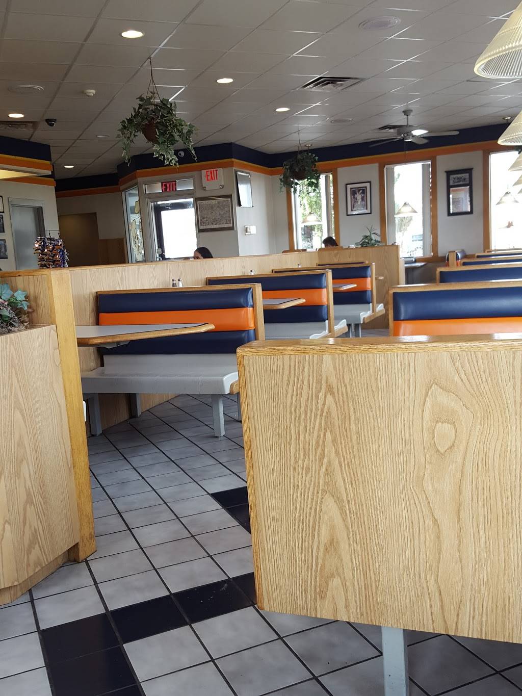 Mr Pizza | restaurant | 1204 E Washington St, New Castle, PA 16101, USA | 7246586603 OR +1 724-658-6603