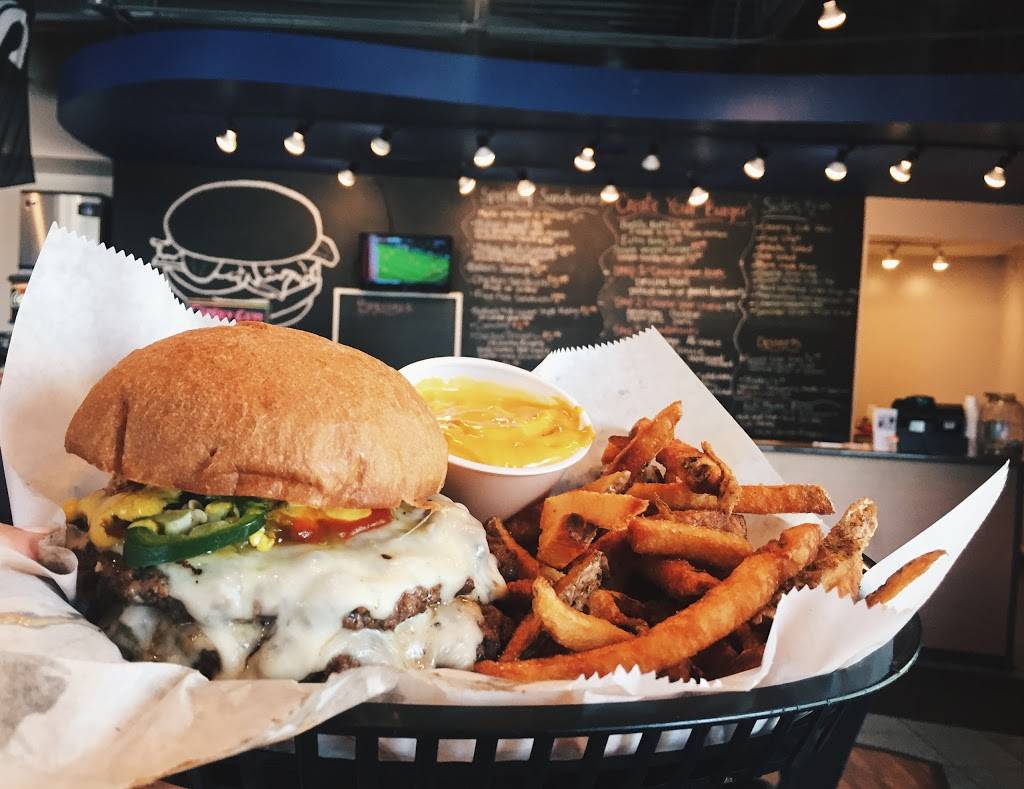 Buddys Burgers | restaurant | 6551 E Riverside Blvd, Rockford, IL 61114, USA | 8159801213 OR +1 815-980-1213