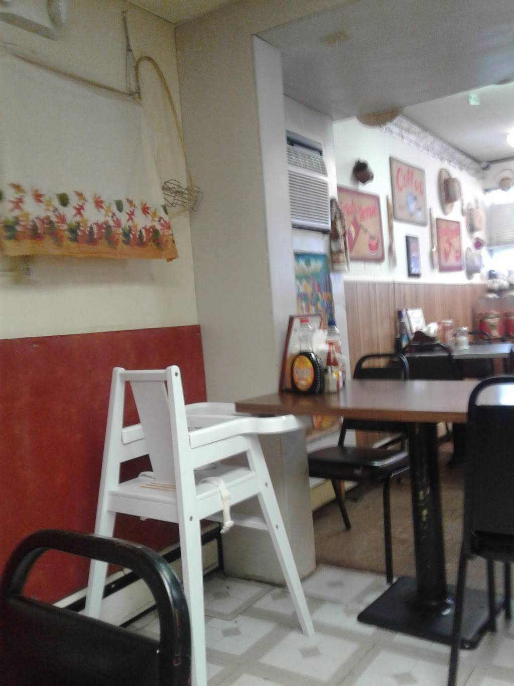 Mr Bs Coffee & Snack | restaurant | 315 Short St, Beloit, WI 53511, USA | 6082079684 OR +1 608-207-9684