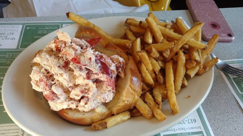 Grumpy Whites Restaurant | restaurant | 211 Sea St, Quincy, MA 02169, USA | 6177702835 OR +1 617-770-2835