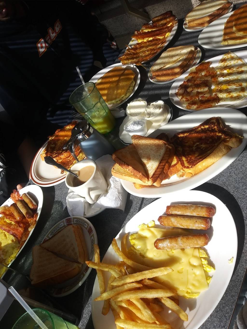 Allentown Center City Diner | restaurant | 845 Linden St, Allentown, PA 18101, USA | 6104321234 OR +1 610-432-1234