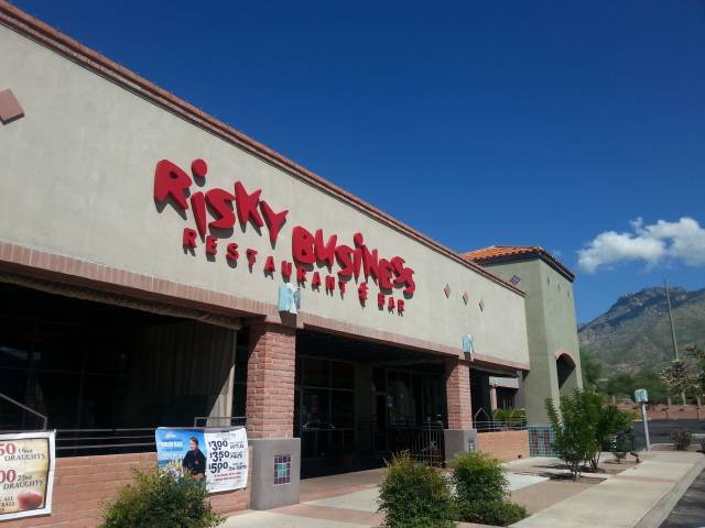 Risky Business | restaurant | 8848 E Tanque Verde Rd, Tucson, AZ 85749, USA | 5207498555 OR +1 520-749-8555