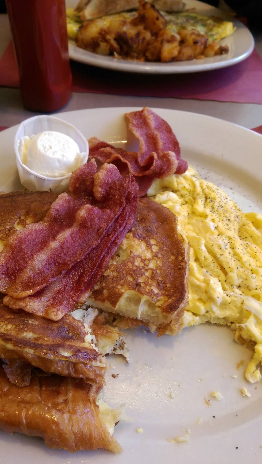 The Brass House Restaurant | restaurant | 2620 S Main St, Waterbury, CT 06705, USA | 2037554910 OR +1 203-755-4910