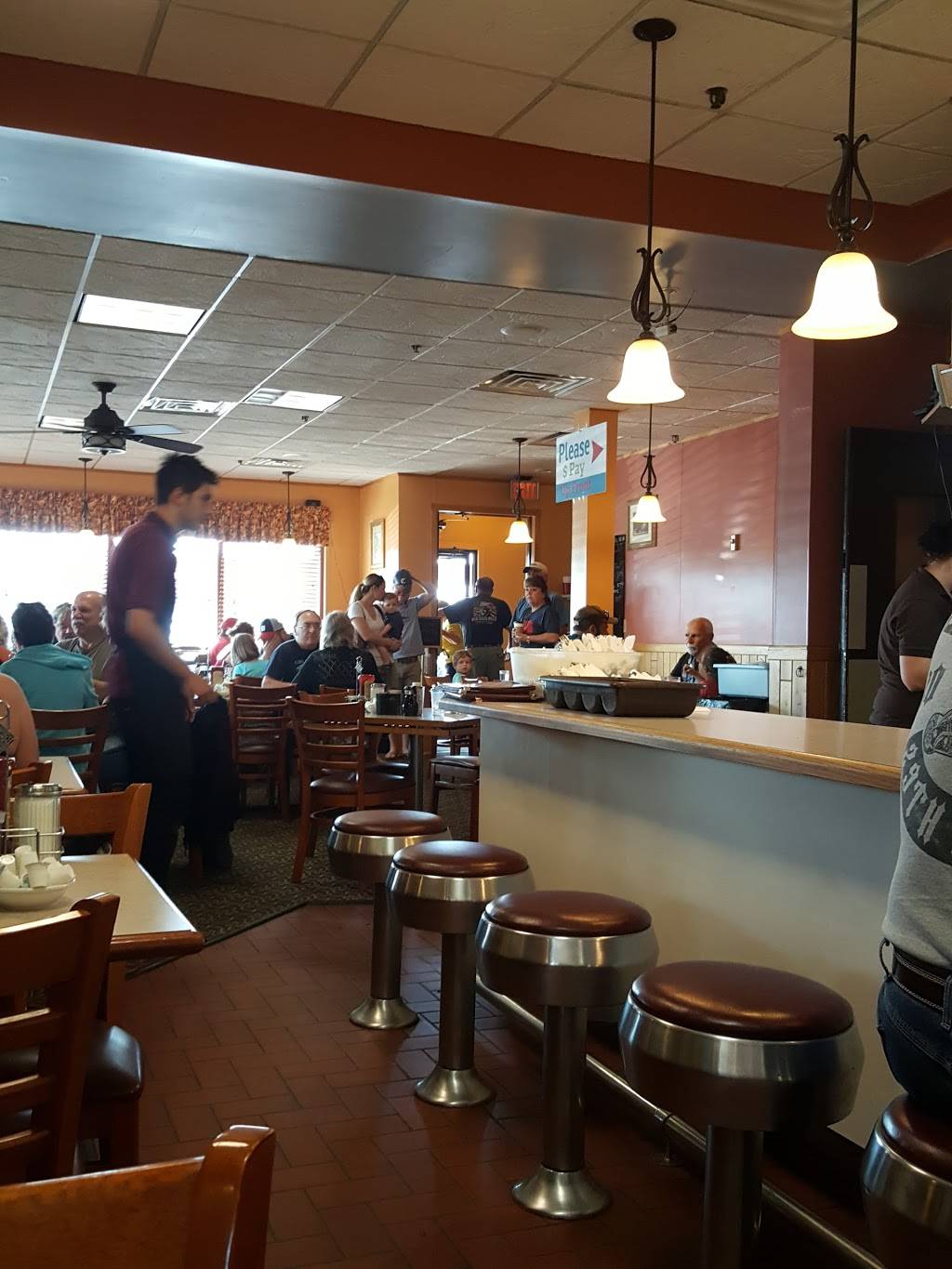 Hayward Family Restaurant | restaurant | 15870 US Hwy 63, Hayward, WI 54843, USA | 7159342522 OR +1 715-934-2522