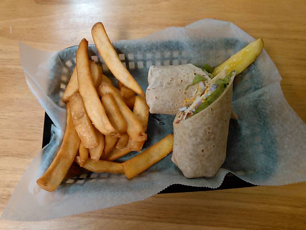 The Dockside Restaurant @ Seneca Lake Marina | restaurant | 16592 Lashley Rd, Senecaville, OH 43780, USA | 7406850003 OR +1 740-685-0003