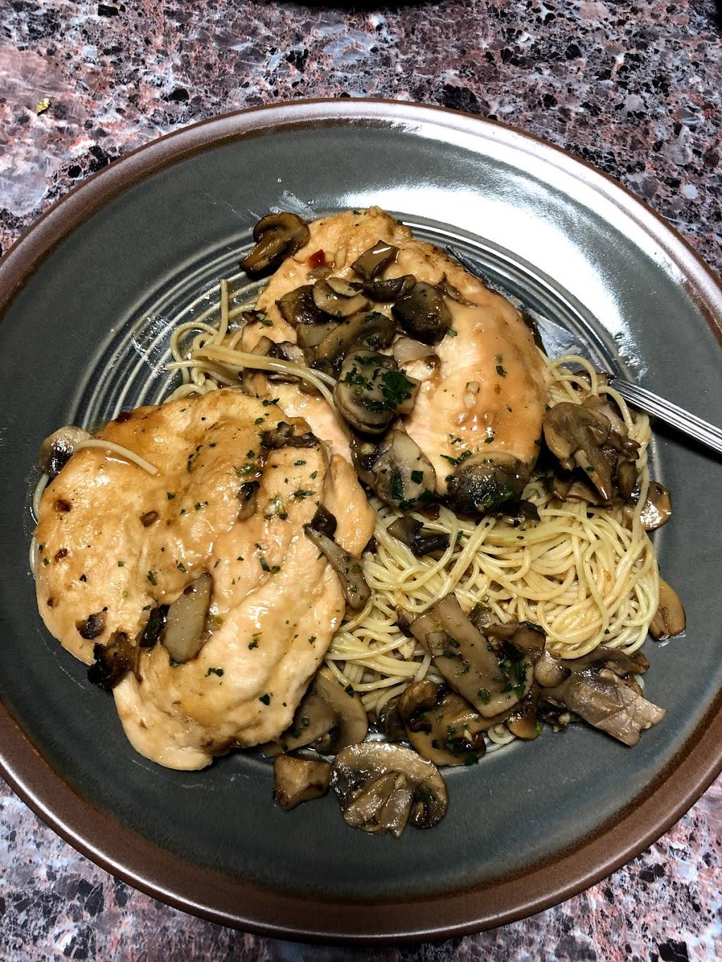 Oliverii North | restaurant | 384 Lake St, Antioch, IL 60002, USA | 8473959999 OR +1 847-395-9999