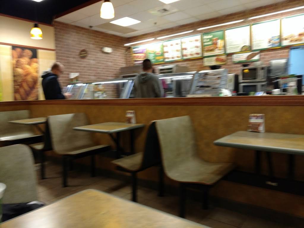 Subway | meal takeaway | Must Have Base Access, 2601 Ohio St, Silverdale, WA 98315, USA | 3607795656 OR +1 360-779-5656