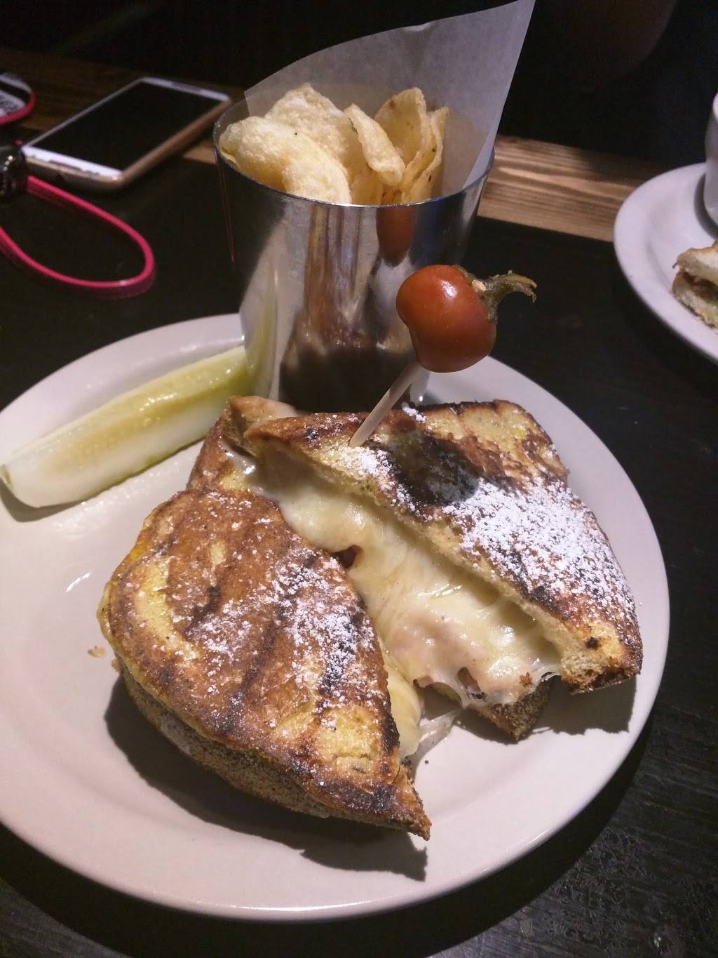 Hammontrees Grilled Cheese | restaurant | 113 W Walnut St, Rogers, AR 72756, USA | 4792025977 OR +1 479-202-5977