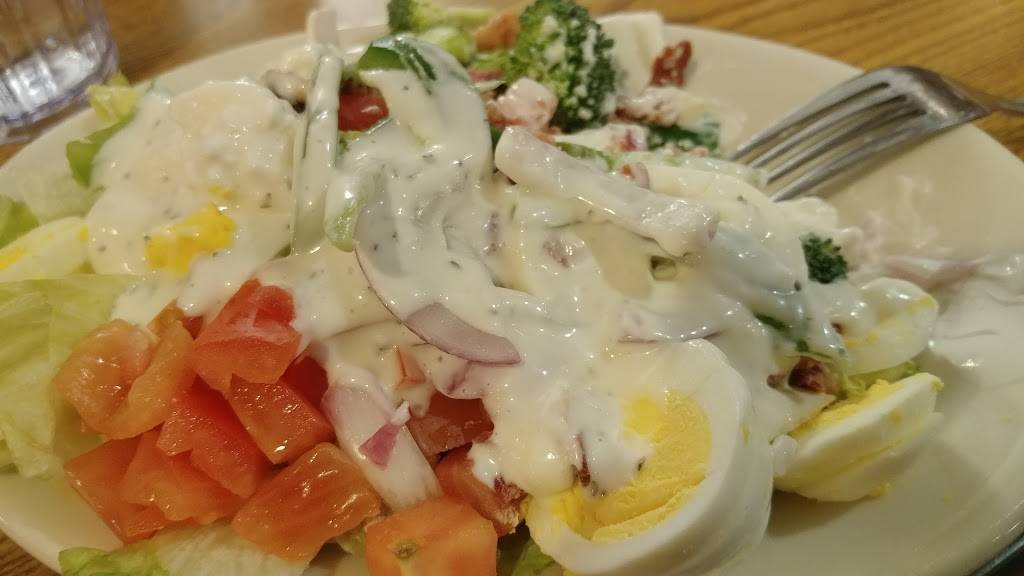 Pizza Hut | restaurant | 1424 US-51, Stoughton, WI 53589, USA | 6088733111 OR +1 608-873-3111