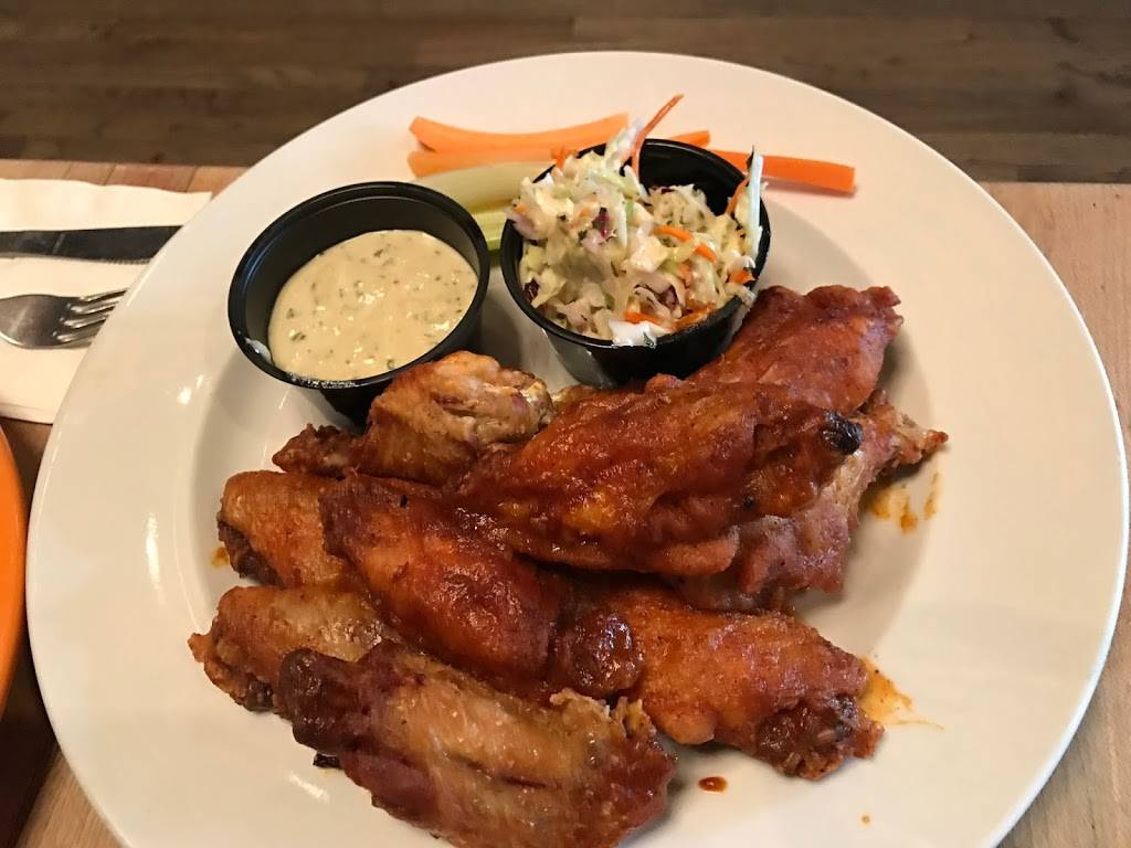 Bacchus Restaurant, Brewery & Billiards | restaurant | 4 S Chestnut St, New Paltz, NY 12561, USA | 8452558636 OR +1 845-255-8636