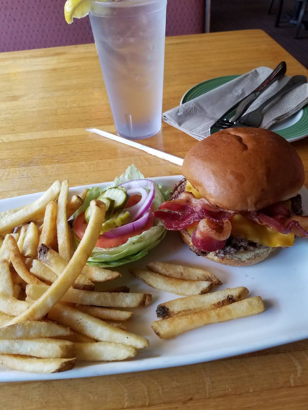 Applebees Grill + Bar | restaurant | 18 Saw Mill River Rd, Hawthorne, NY 10532, USA | 9143451555 OR +1 914-345-1555