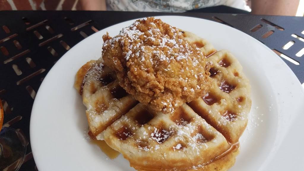 Bainbridge Street Barrel House | restaurant | 625-627 S 6th St, Philadelphia, PA 19147, USA | 2673243553 OR +1 267-324-3553