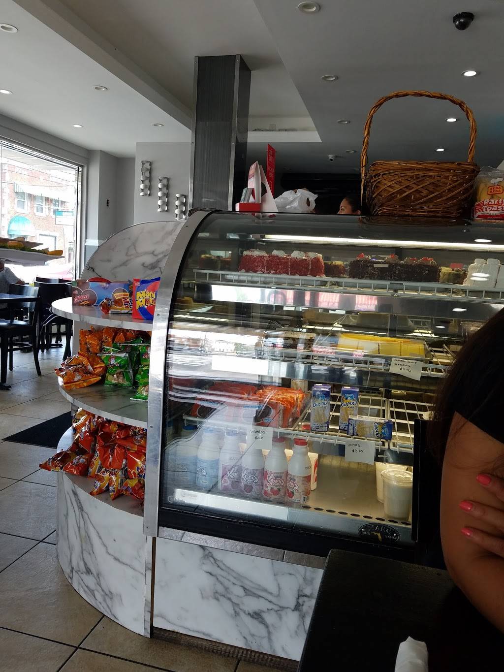 Las Delicias Bakery | bakery | 1801 College Point Blvd, Flushing, NY 11356, USA | 7184604911 OR +1 718-460-4911