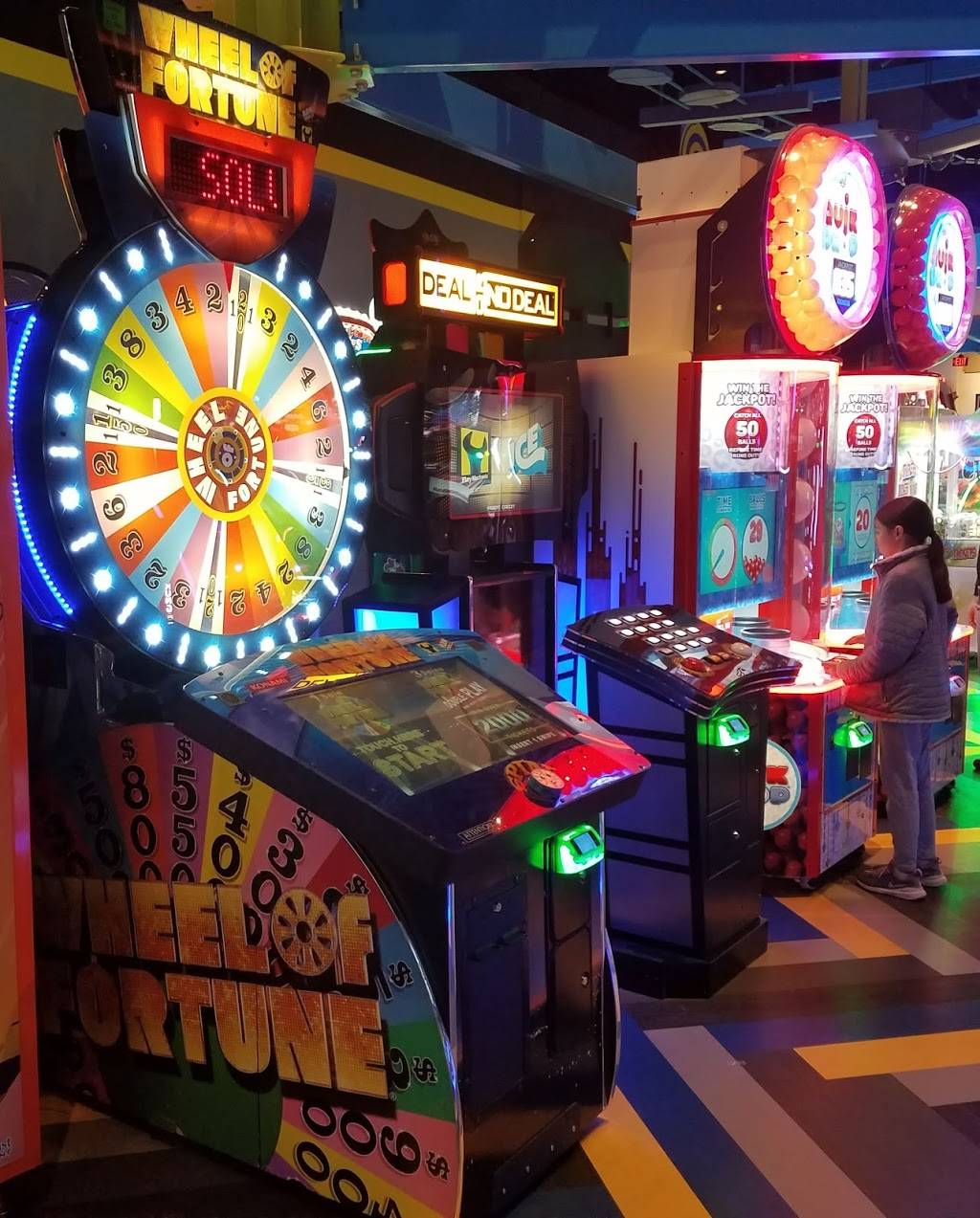 Main Event Avon | restaurant | 35605 Chester Rd, Avon, OH 44011, USA | 4403980611 OR +1 440-398-0611