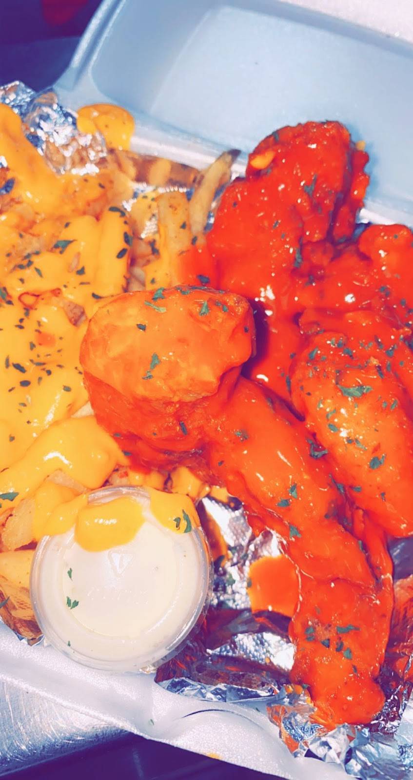 Two Sistas | restaurant | 1110 S Victory Dr, Houston, TX 77088, USA | 8325258413 OR +1 832-525-8413