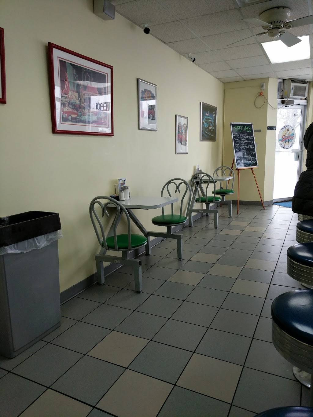 Skooters | restaurant | 365 Boston Rd, Springfield, MA 01109, USA | 4137961625 OR +1 413-796-1625