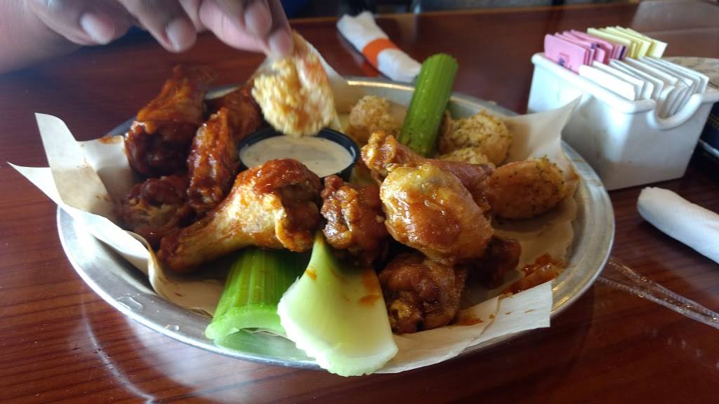 Hooters | meal takeaway | 5912 Brainerd Rd, Chattanooga, TN 37421, USA | 4234998668 OR +1 423-499-8668