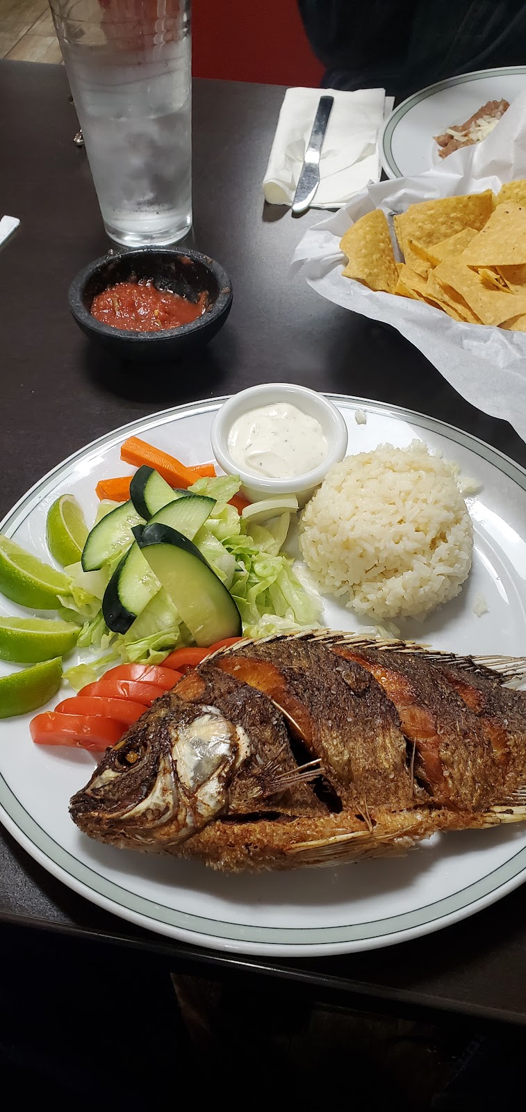 PoquitoMás | restaurant | 2020 N Main St, Fort Worth, TX 76164, USA | 8175851716 OR +1 817-585-1716