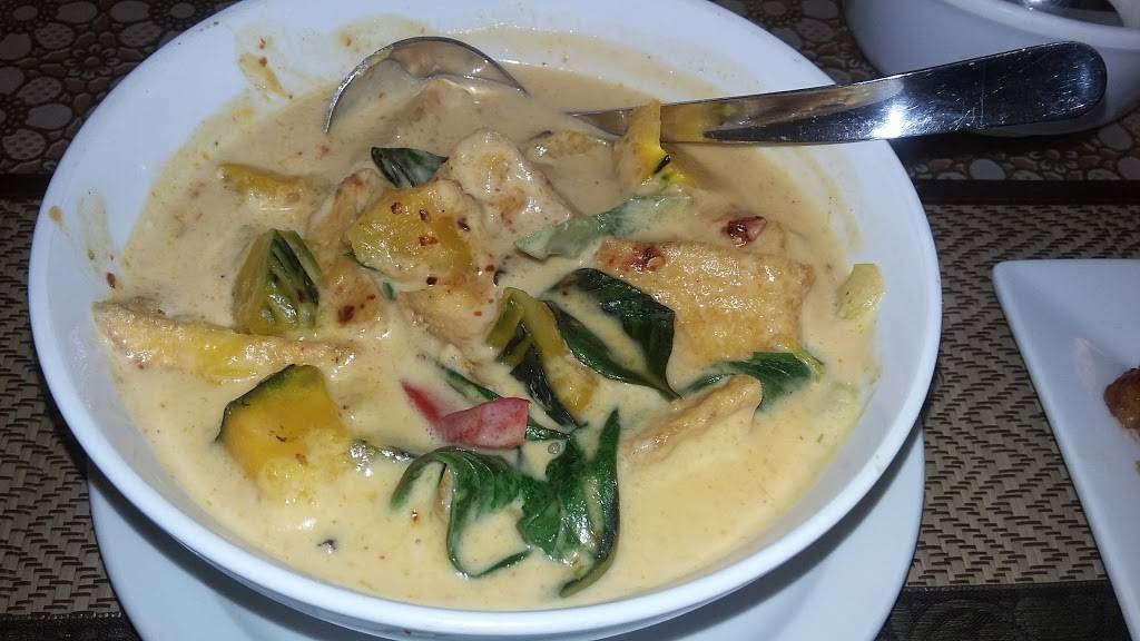 Krungthep Thai Cuisine | restaurant | 13260 1st Ave S, Seattle, WA 98168, USA | 2068299426 OR +1 206-829-9426