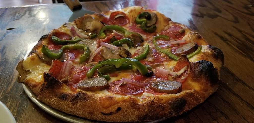 Strongs Brick Oven Pizzeria; Lawrenceburg | restaurant | 1 E High St, Lawrenceburg, IN 47025, USA | 8125392130 OR +1 812-539-2130