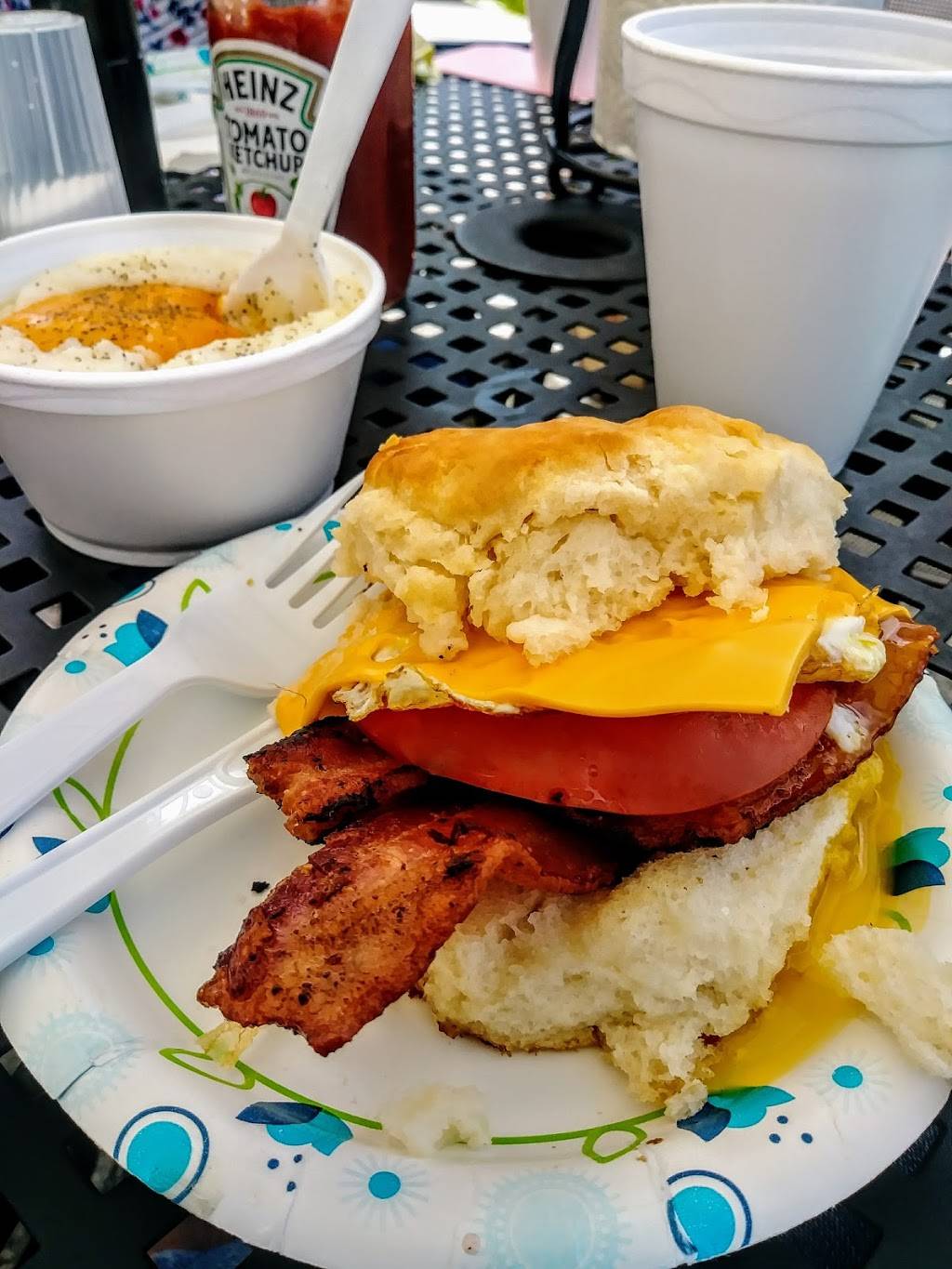 Oh Biscuit | restaurant | 846 W Eau Gallie Blvd, Melbourne, FL 32935, USA | 3212422777 OR +1 321-242-2777