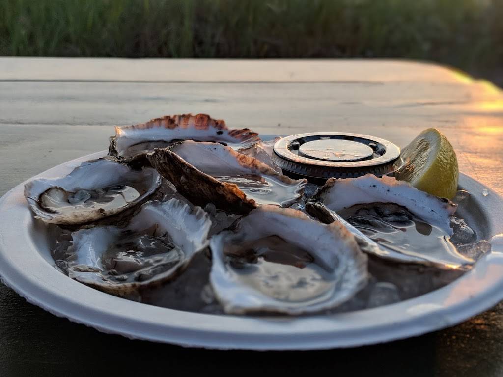 Macs On the Pier | restaurant | 265 Commercial St, Wellfleet, MA 02667, USA | 5083499611 OR +1 508-349-9611