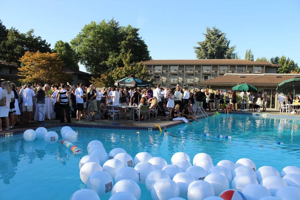 Valley River Inn | restaurant | 1000 Valley River Way, Eugene, OR 97401, USA | 5417431000 OR +1 541-743-1000