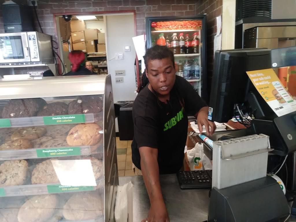 Subway | restaurant | 41 S Lee St, LaBelle, FL 33935, USA | 8636754003 OR +1 863-675-4003