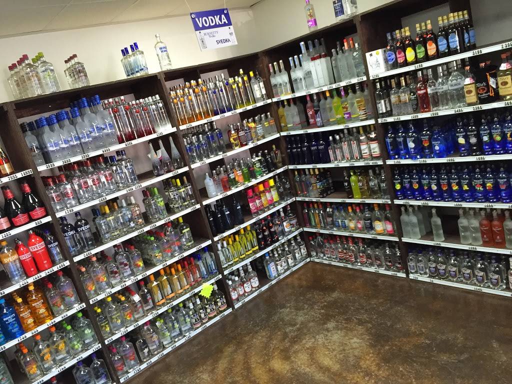 Crown Petro & Liquor | restaurant | 600 N Kings Hwy, Myrtle Beach, SC 29577, USA | 8439460000 OR +1 843-946-0000