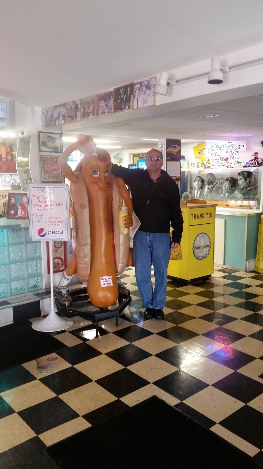 Super Freeze Drive In | restaurant | 6865 Erie Rd, Derby, NY 14047, USA | 7169475557 OR +1 716-947-5557