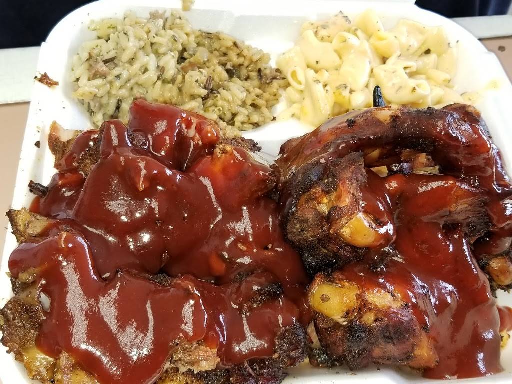 BUKKS BBQ SMOKEHOUSE~BBSH | restaurant | 2068 N Arlington Ave, Indianapolis, IN 46218, USA | 3176003236 OR +1 317-600-3236