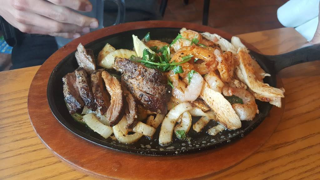 Chilis Grill & Bar | restaurant | 2202 N Congress Ave, Boynton Beach, FL 33426, USA | 5617350429 OR +1 561-735-0429