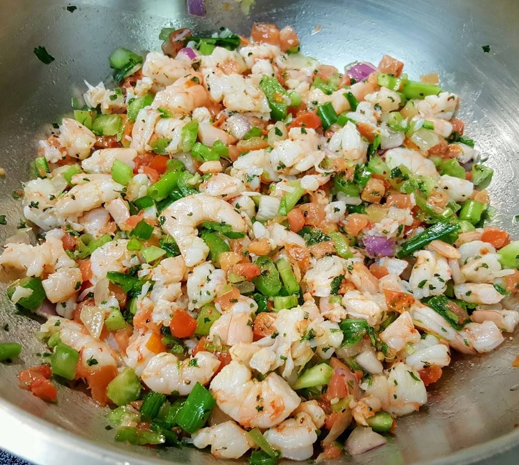 Smokin Hottdish | restaurant | 8080 Mitchell Rd, Eden Prairie, MN 55344, USA | 9528558871 OR +1 952-855-8871