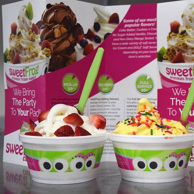 Sweet Frog Knoxville, Premium Frozen Yogurt | restaurant | 10901 Parkside Dr # 102, Knoxville, TN 37934, USA | 8652884242 OR +1 865-288-4242