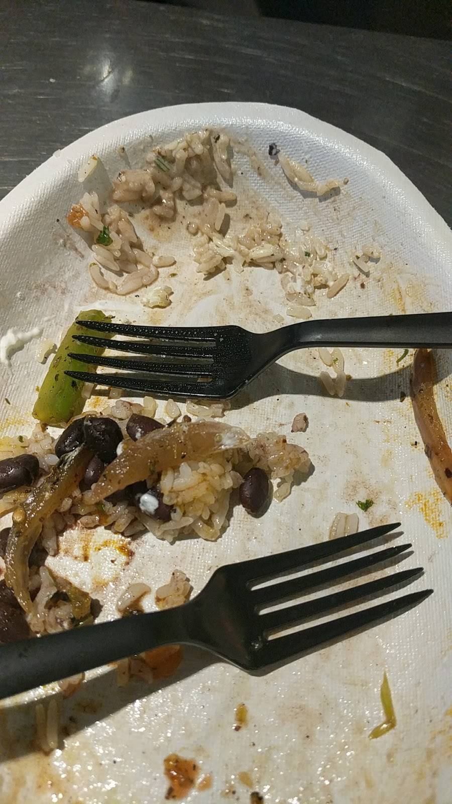 Chipotle Mexican Grill | restaurant | 7130 W Maple St Ste 100, Wichita, KS 67209, USA | 3169420263 OR +1 316-942-0263