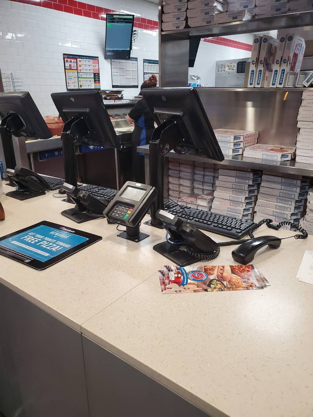 Dominos Pizza | meal delivery | 1221 S Gloster St, Tupelo, MS 38801, USA | 6628410733 OR +1 662-841-0733