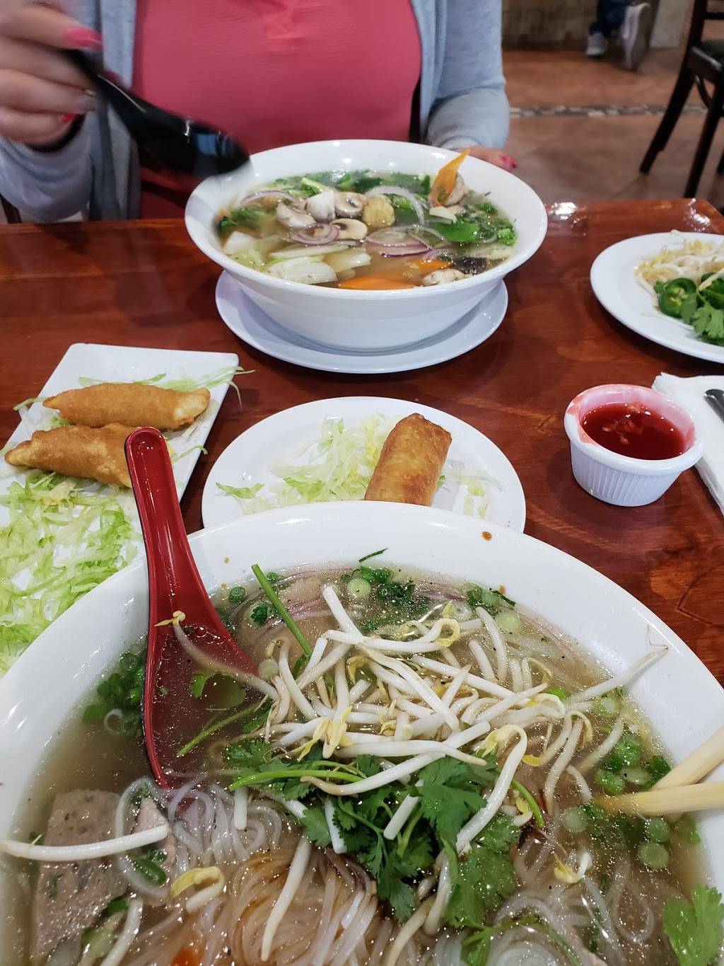 Pho Garden Vietnamese & Chinese Cuisine | restaurant | 2535 SE Military Dr, San Antonio, TX 78223, USA | 2103338899 OR +1 210-333-8899